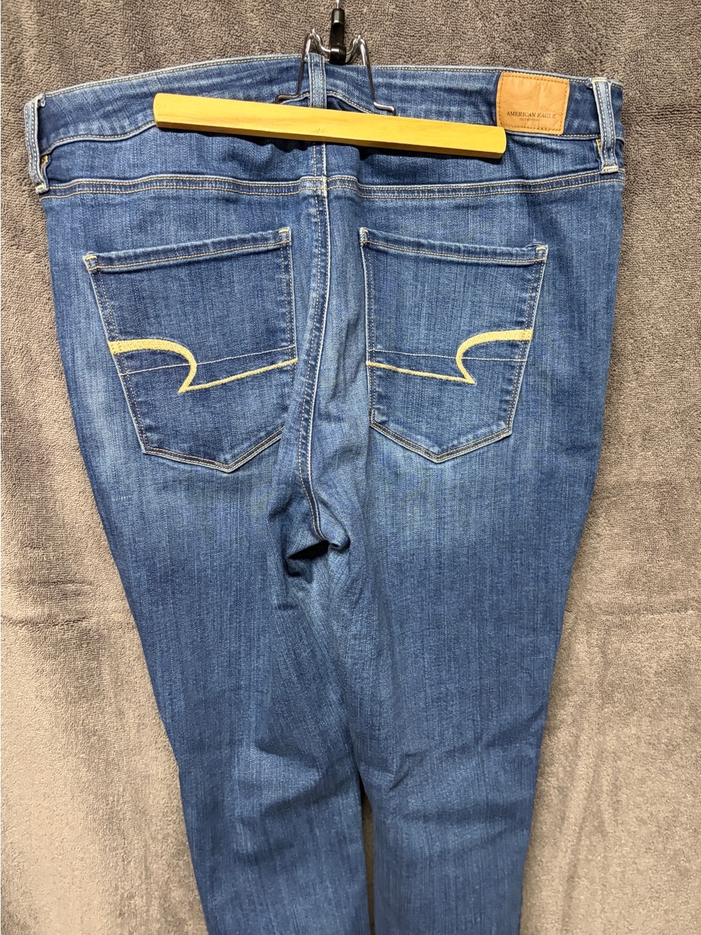 American Eagle Outfitters Women's Blue Jeans with Yellow Stitching